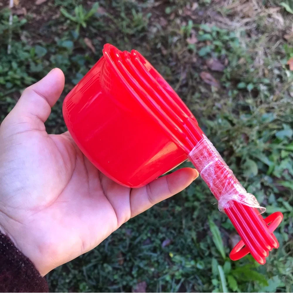 Betty Crocker measuring cups